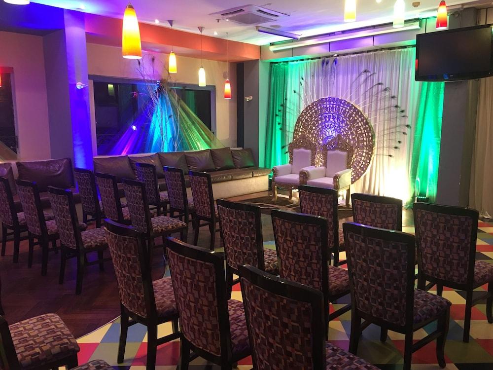 Hotel Nikko Towers Dar-es-Salaam Eksteriør bilde